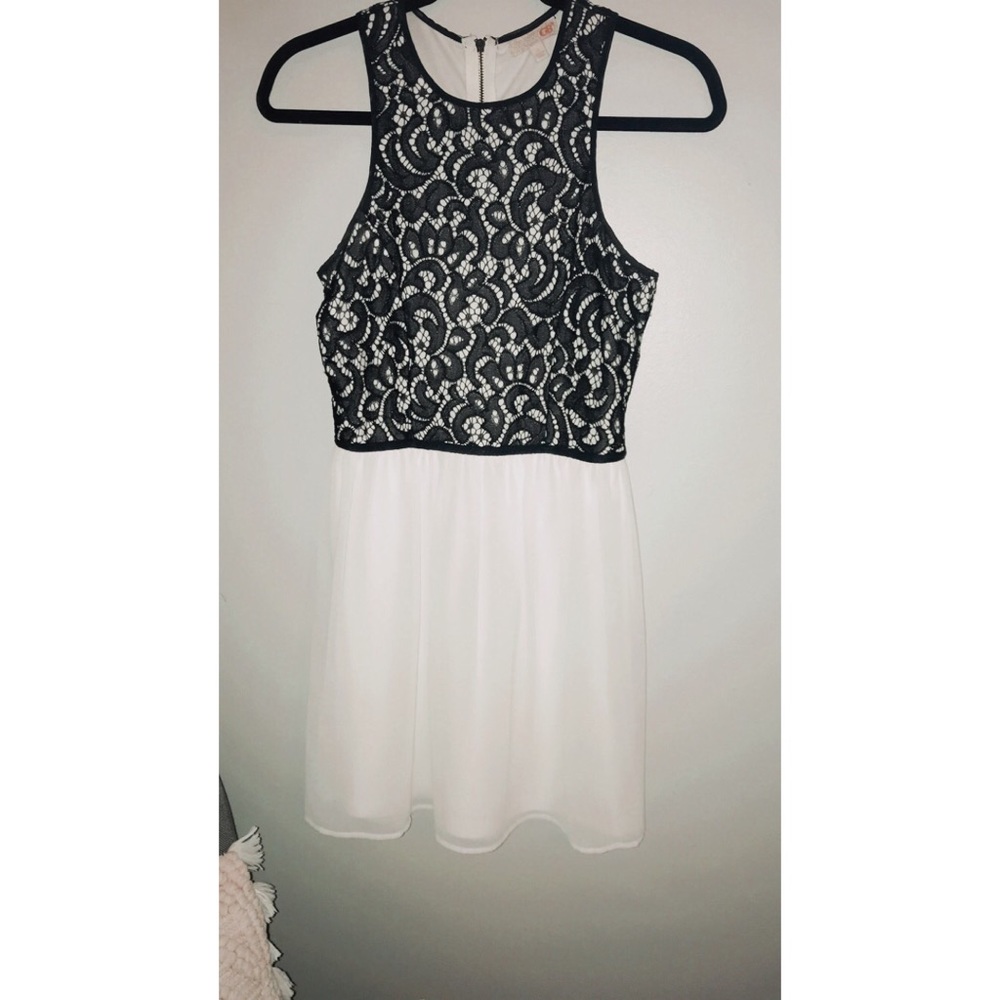 Gianni Bini | Black and White Dress